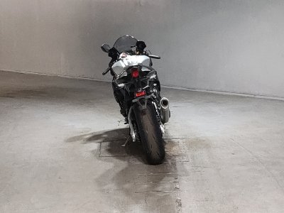 Yamaha YZF-R1M — фото 4