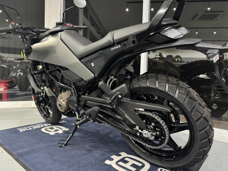 Husqvarna BLACK ARROW 250 — фото 6