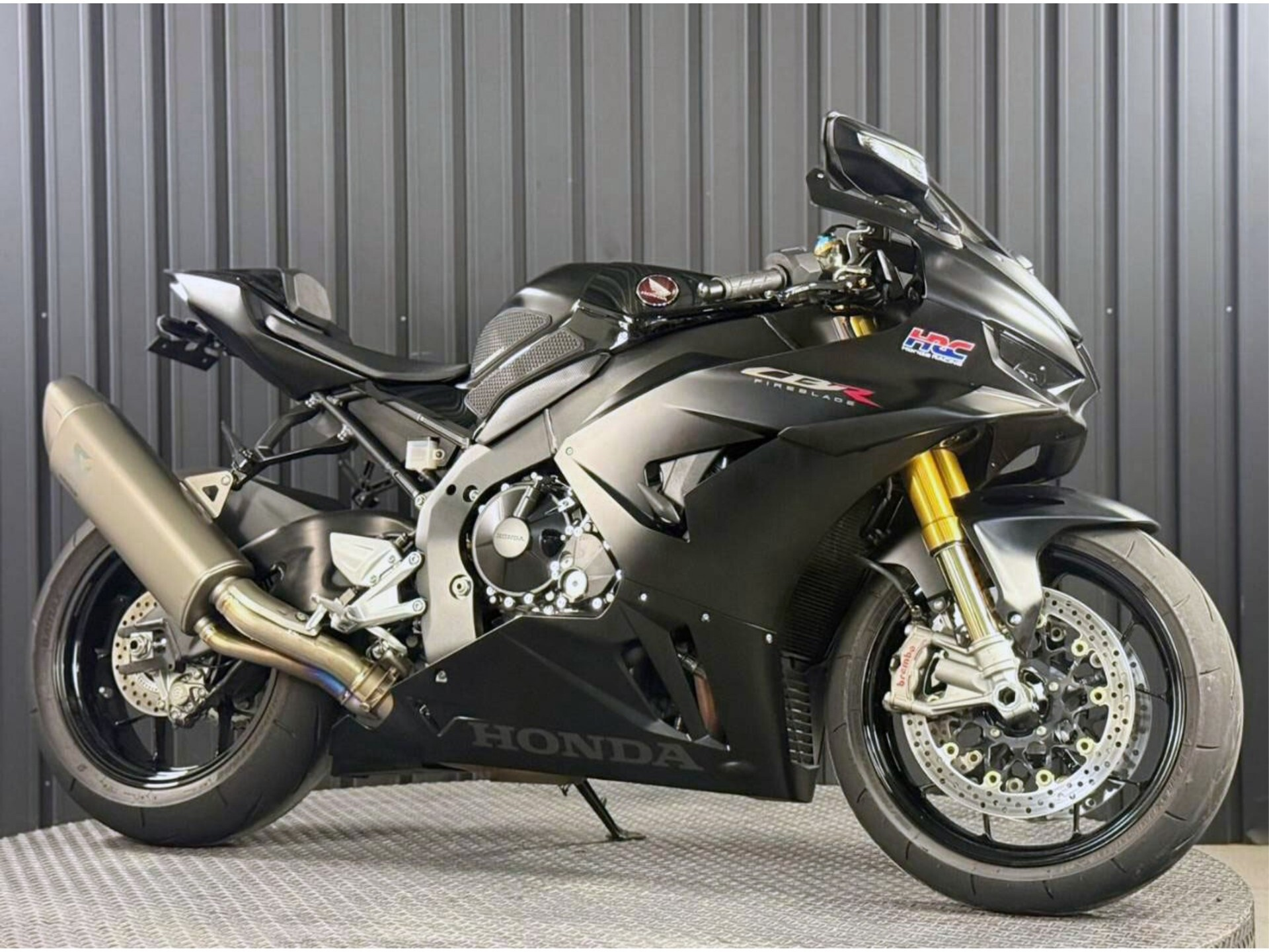 Honda CBR1000RR-R FB