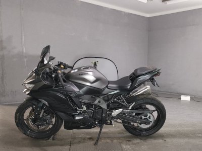 Kawasaki NINJA ZX-4R SE — фото 2