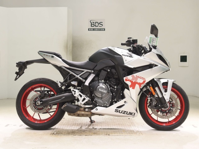 Suzuki GSX-8R