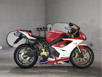 Triumph DAYTONA 675