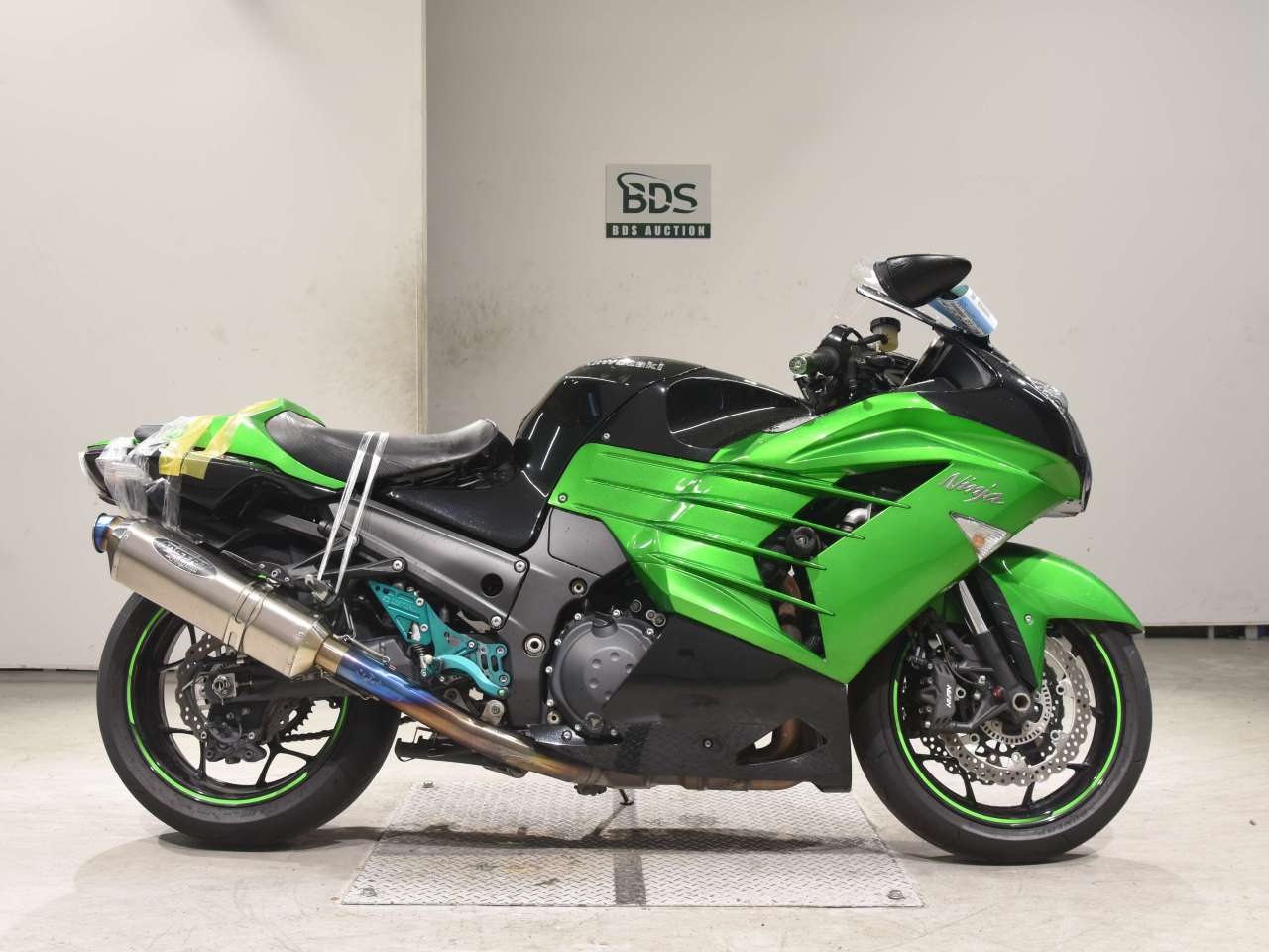 4236] Kawasaki NINJA ZX-14R - JKBZXT40EEA000143