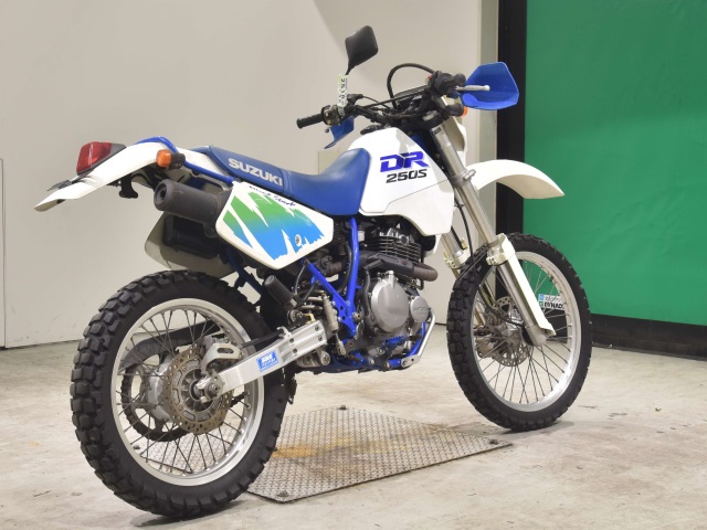 2518] Suzuki DR250S - SJ44A-105474