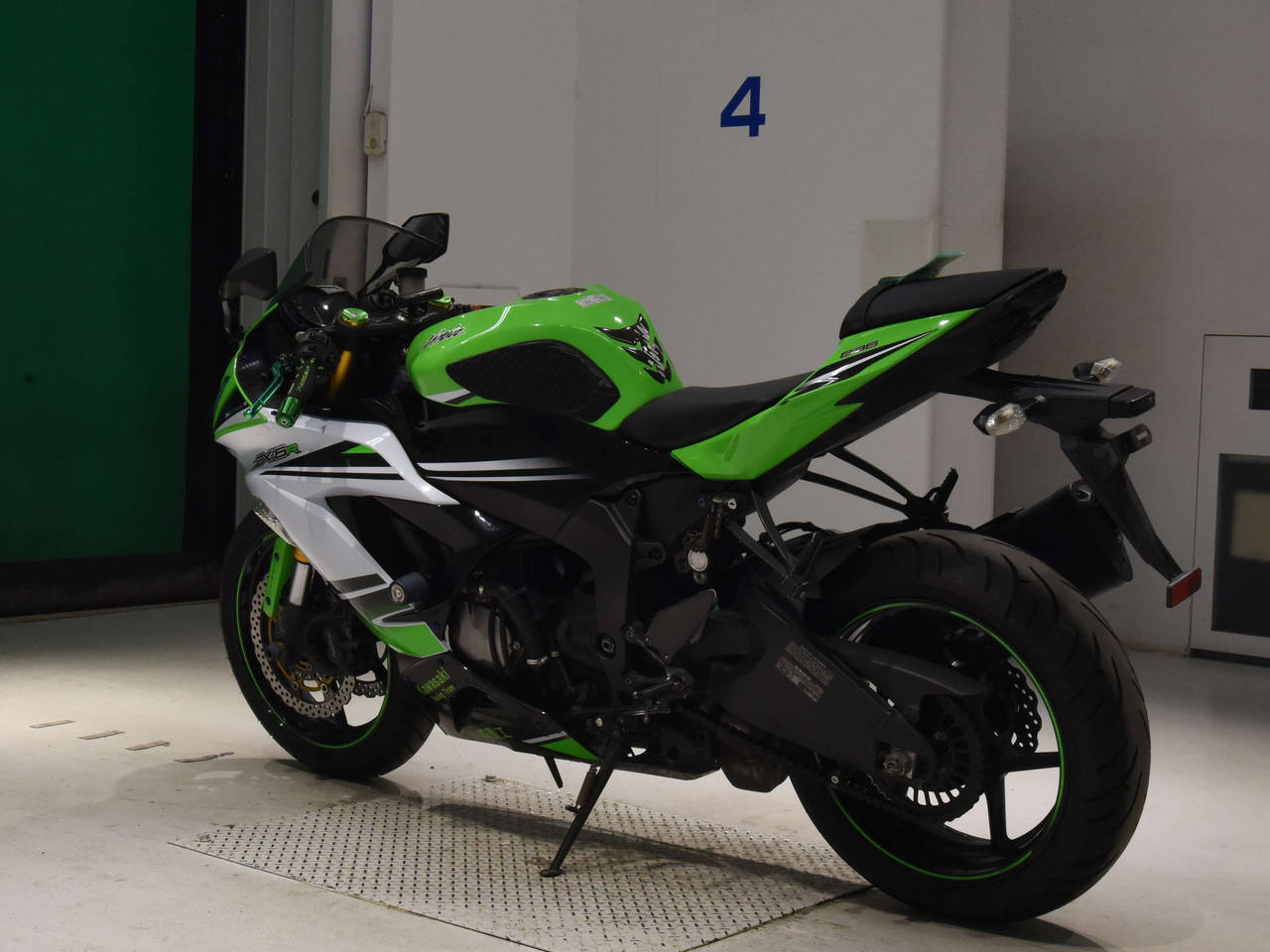 5004] Kawasaki ZX-6RA - JKBZX636EFA014530