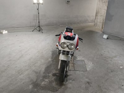 Yamaha FZR250 — фото 3
