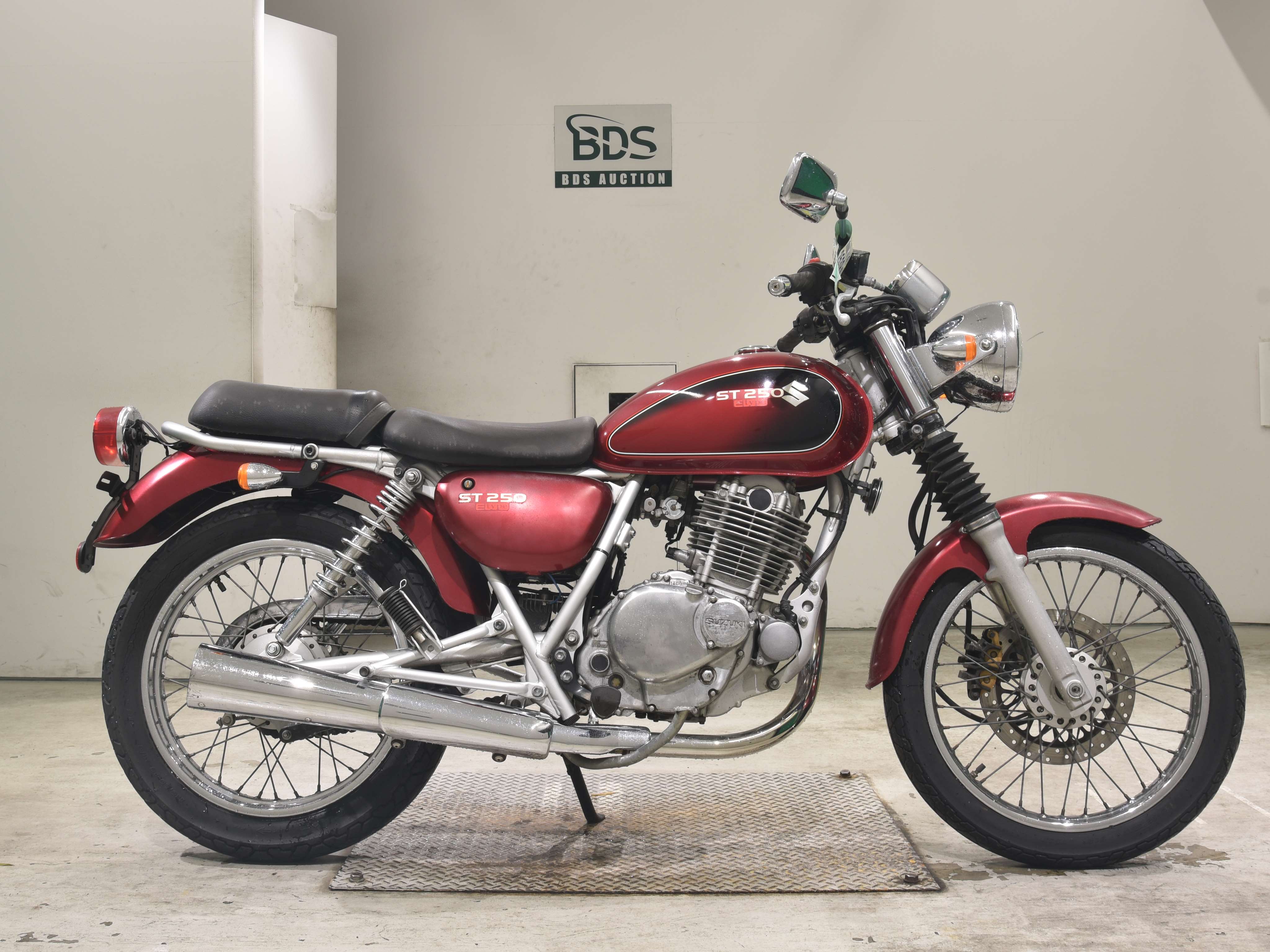 Suzuki ST250E
