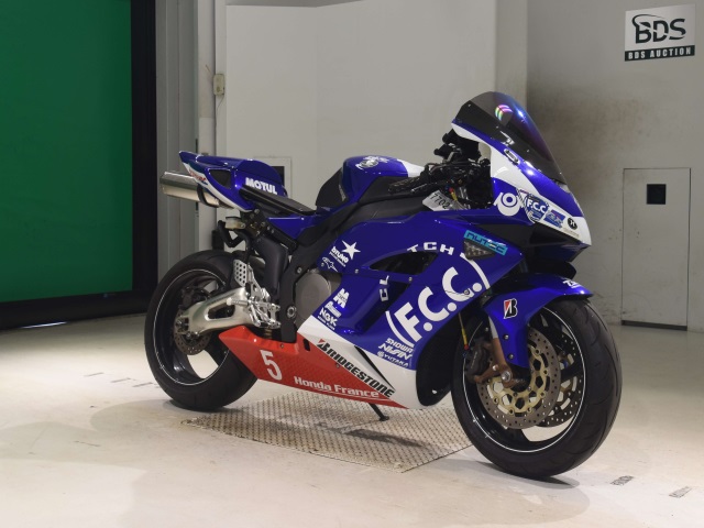 Honda CBR1000RR — фото 3