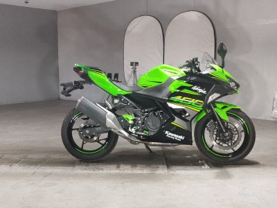 Kawasaki NINJA400