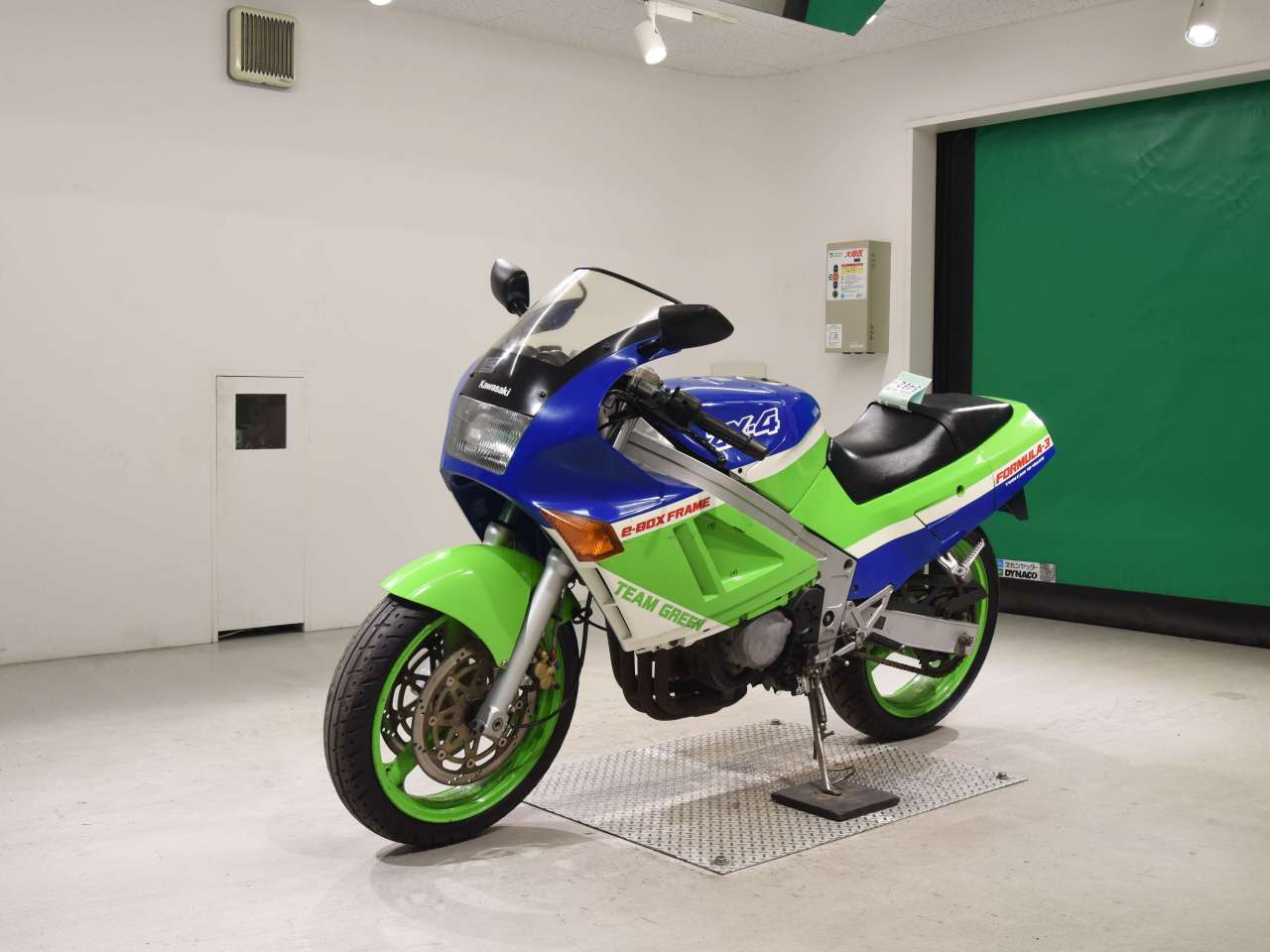 5462] Kawasaki ZX-4 - ZX400G-004208