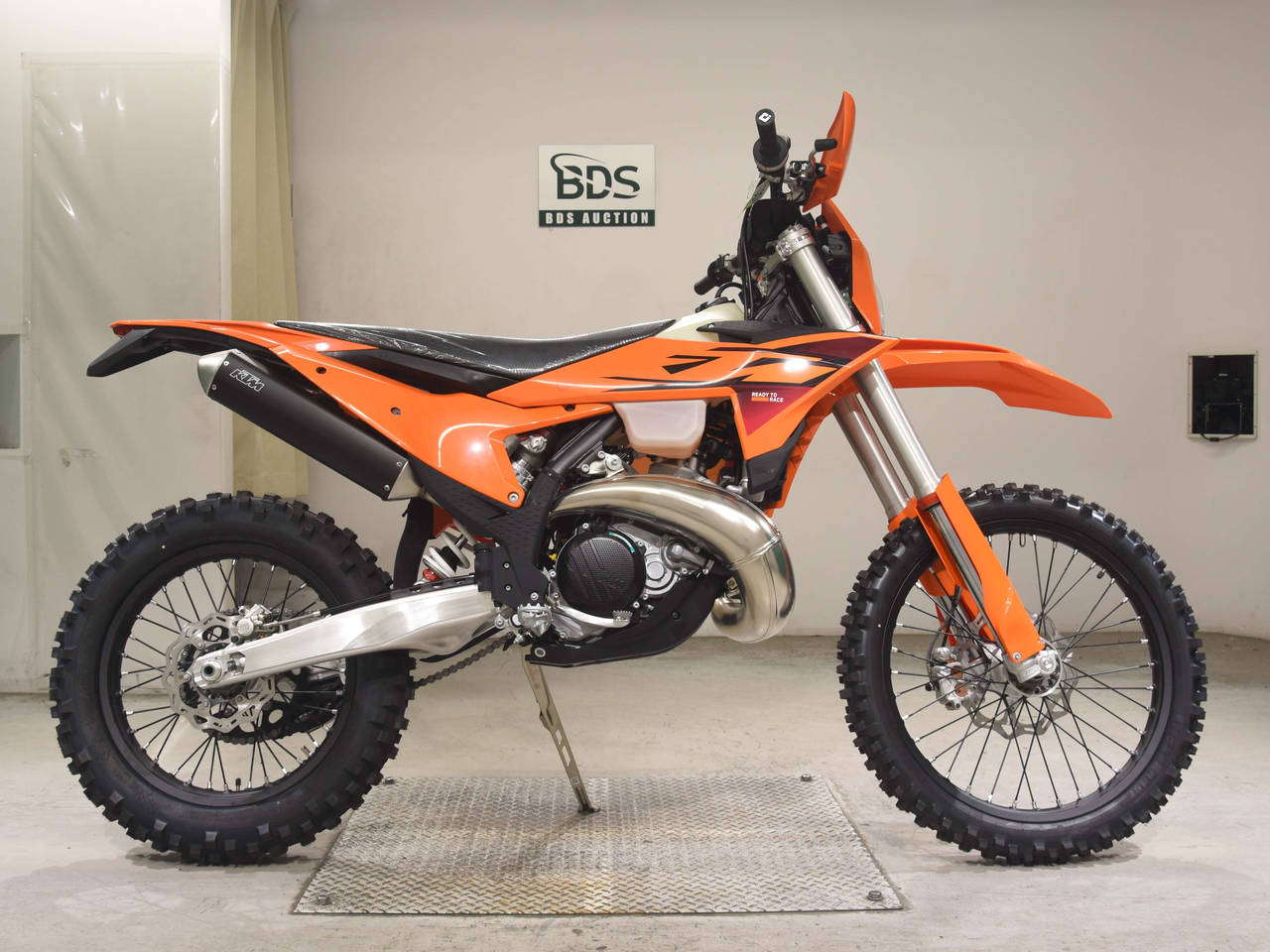 KTM 250XC-W, right