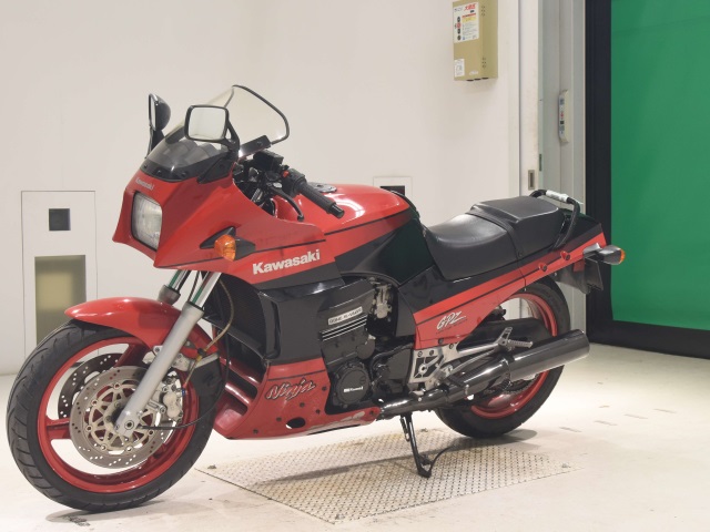 Kawasaki GPZ900R — фото 4