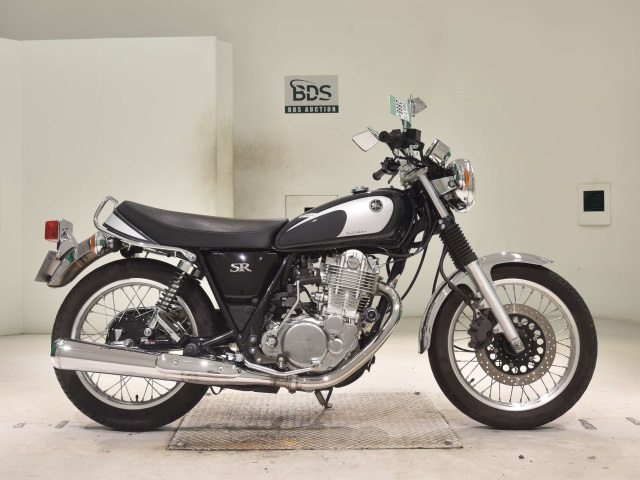 Yamaha SR400