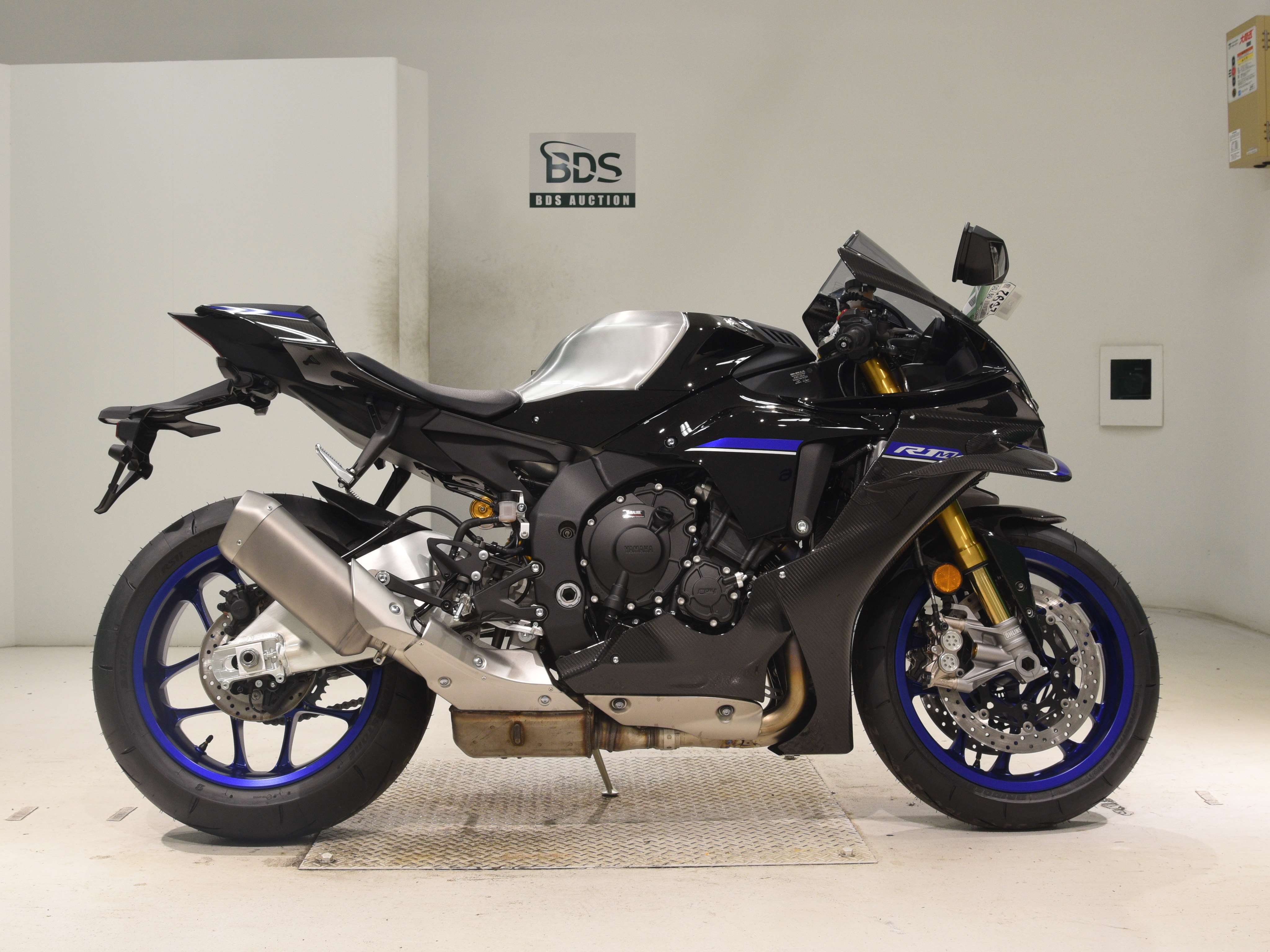 Yamaha YZF-R1M