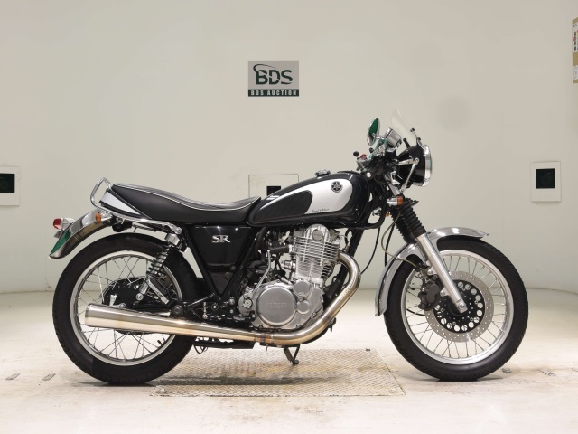 Yamaha SR400