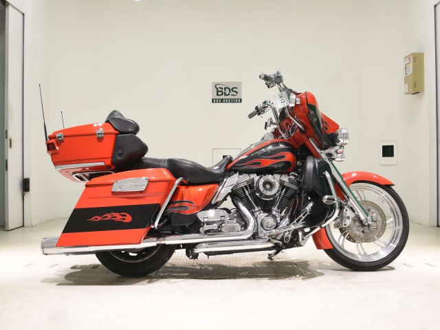 Harley-Davidson ELECTRA GLIDE FLHTCUSE1800
