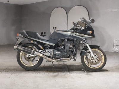 Kawasaki GPZ900R