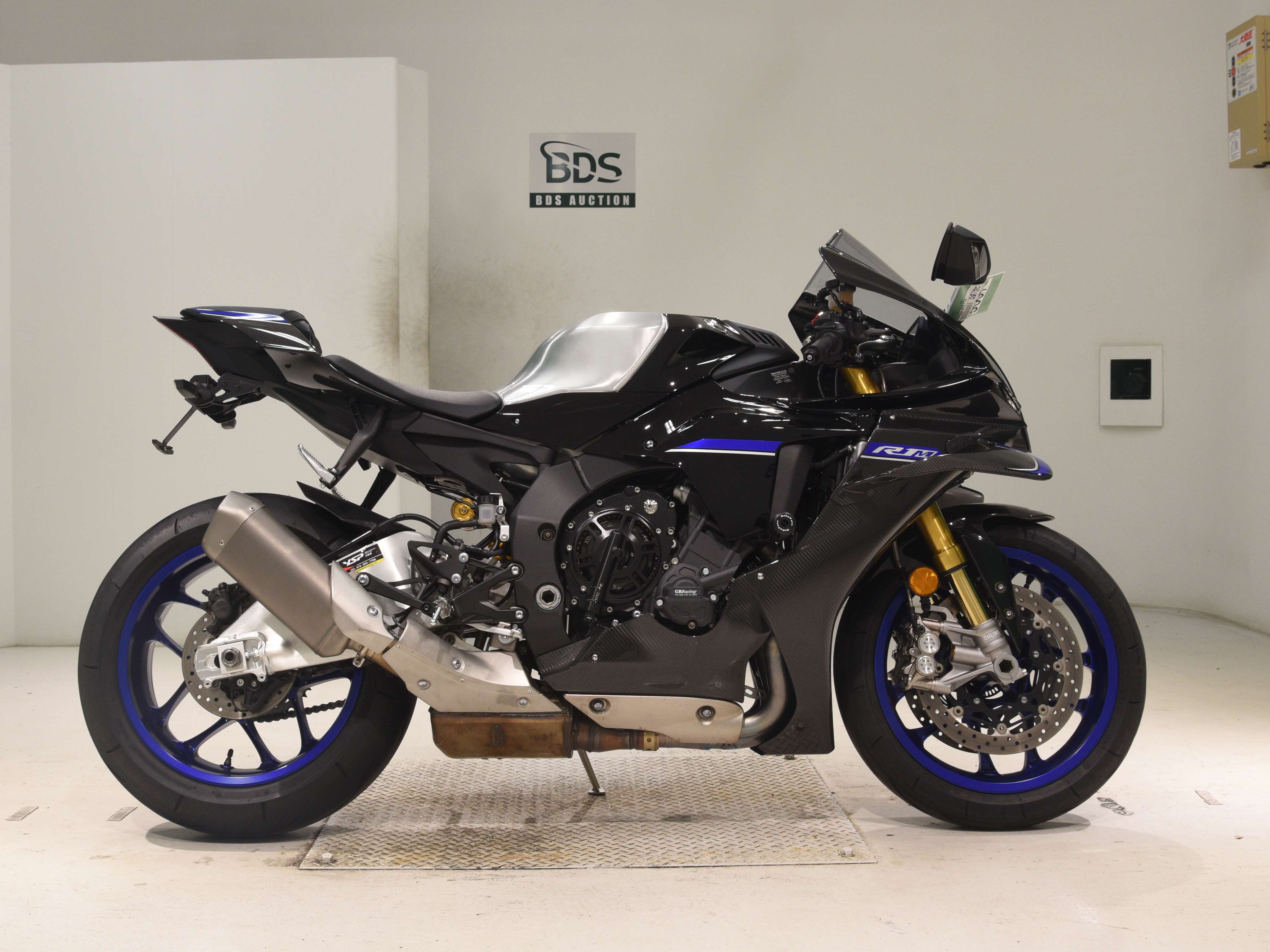 Yamaha YZF-R1M