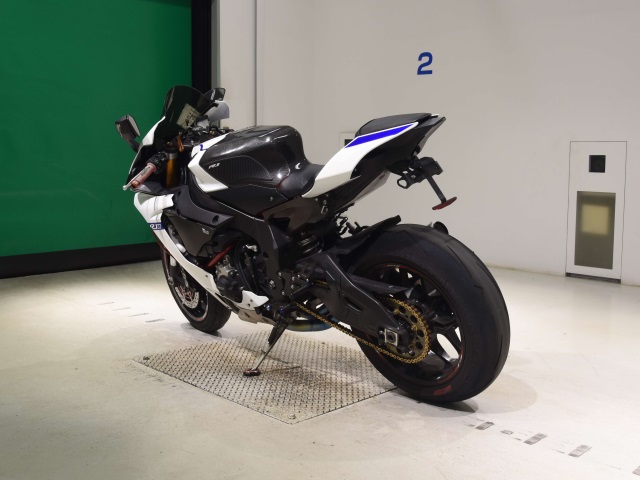 Yamaha YZF-R1 — фото 6