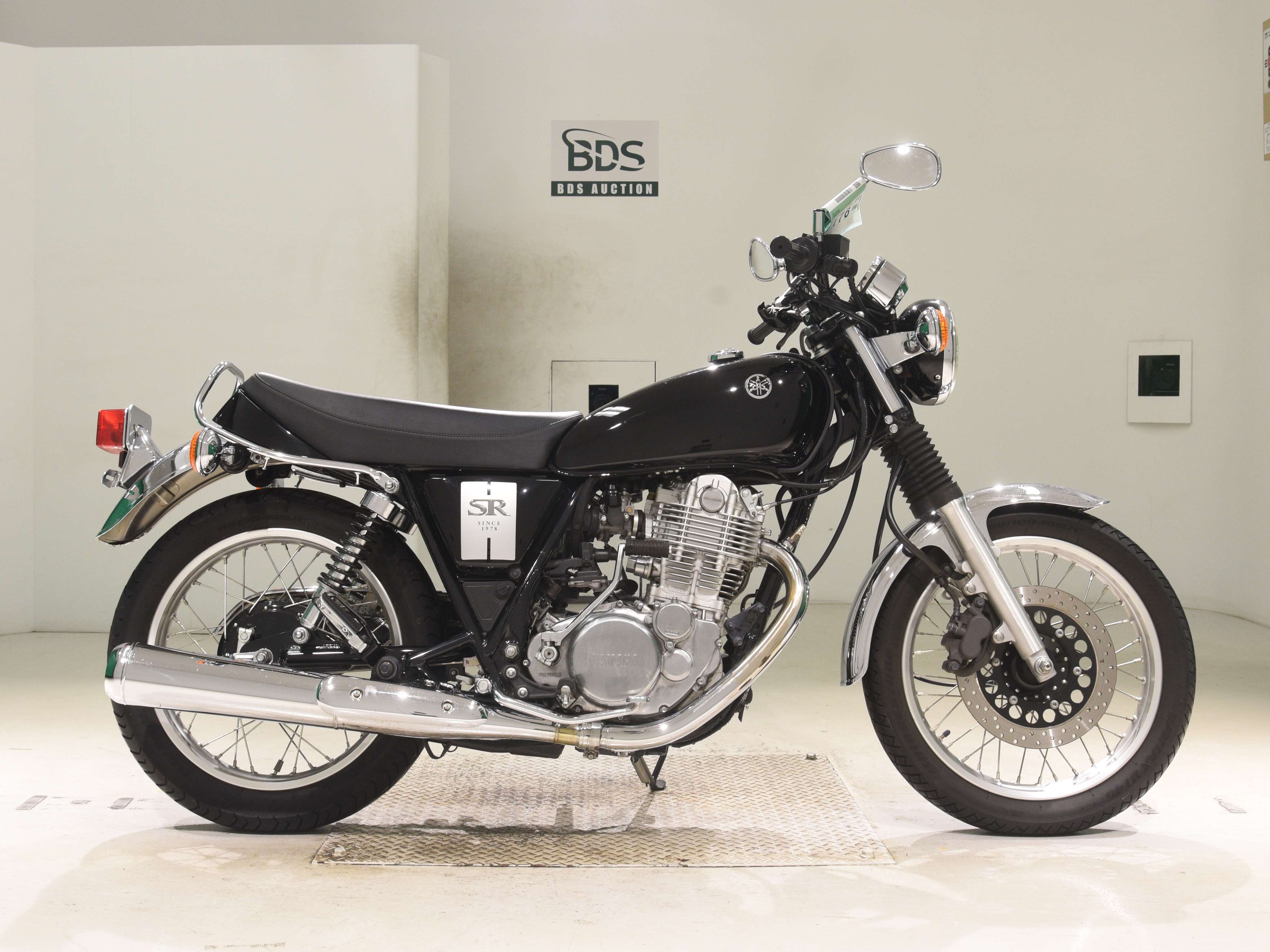 Yamaha SR400