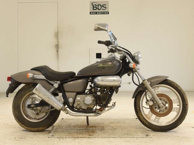 Honda MAGNA50