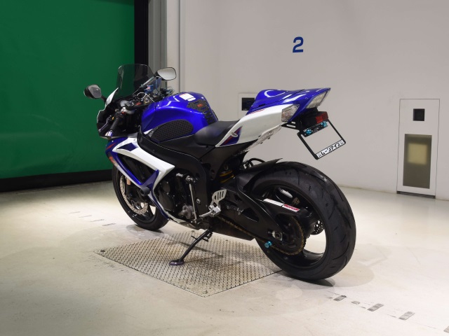 Suzuki GSX-R750 — фото 6