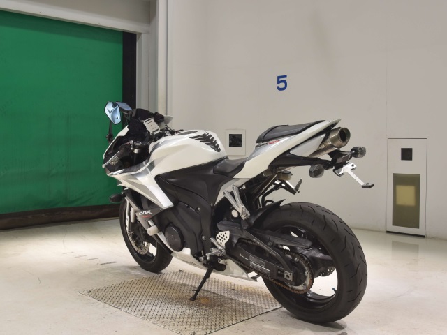 Honda CBR600RR — фото 6