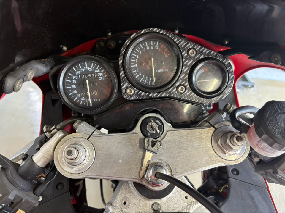Suzuki GSX-R750 — фото 3