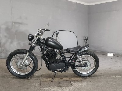 Yamaha SR400 — фото 2