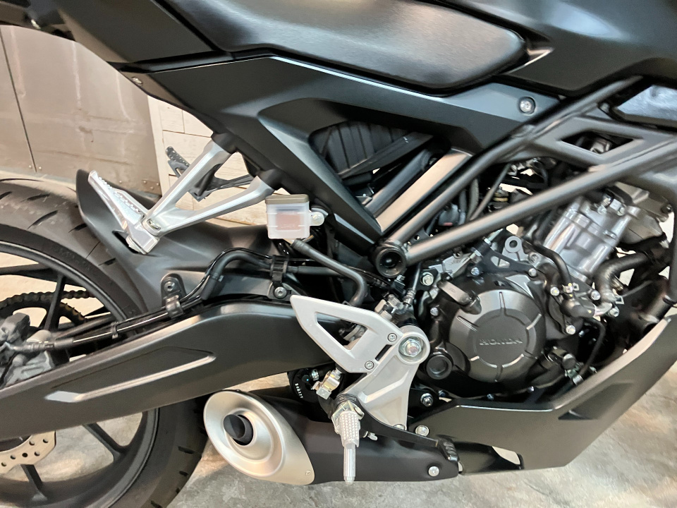 Honda CB125R — фото 13