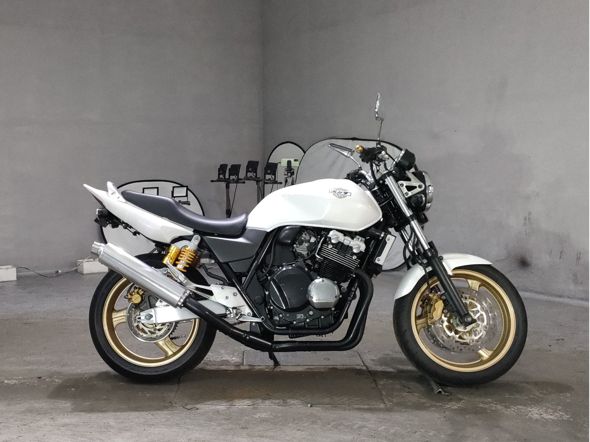 Honda CB400SFV