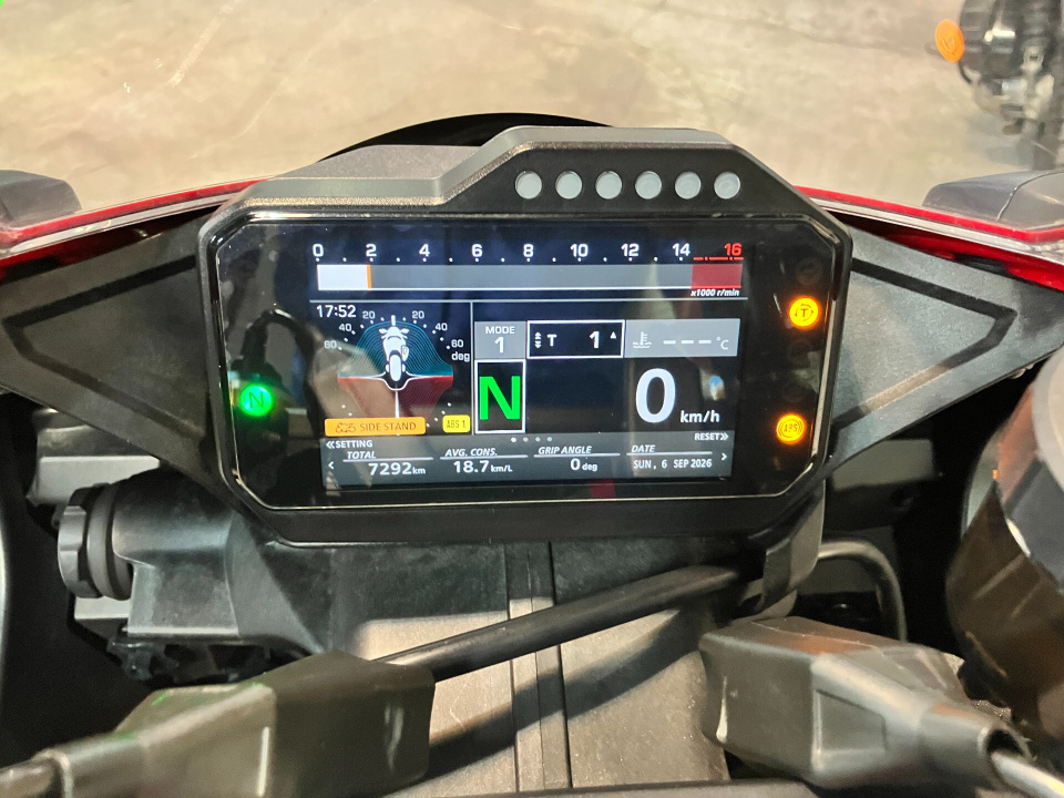 Honda CBR1000RR-R FB SP — фото 3