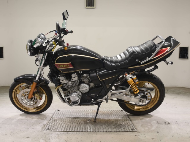 Yamaha XJR400 — фото 2