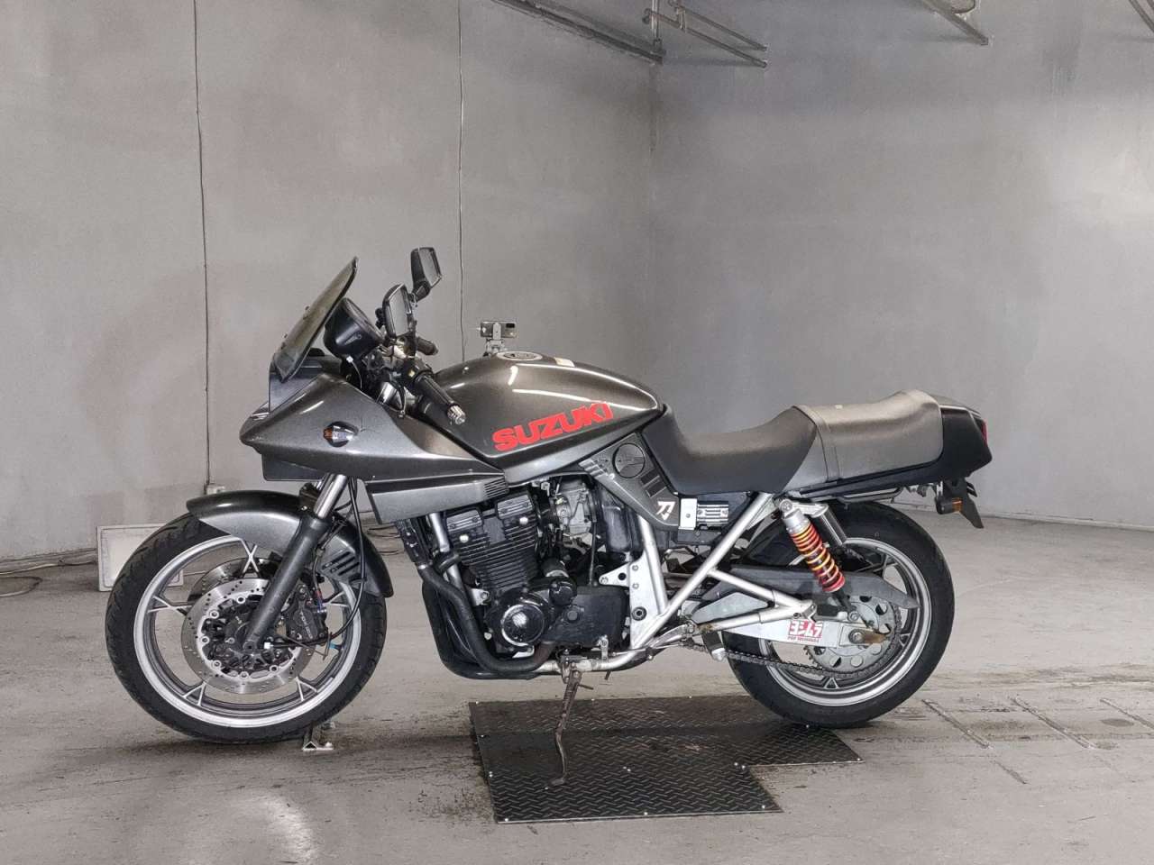 5362] Suzuki GSX400S KATANA - GK77A-105198