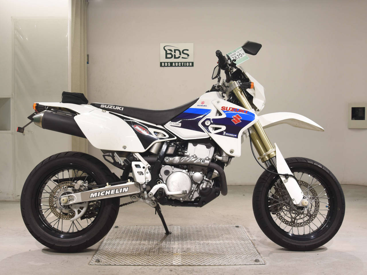 7620] Suzuki DR-Z400SM - SK44A-105298