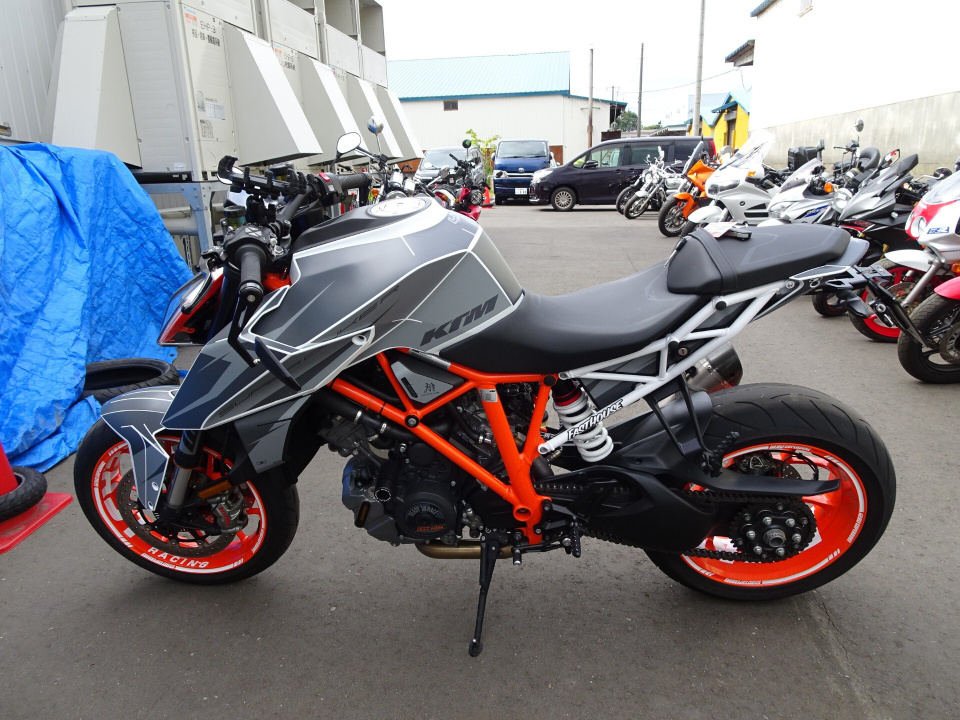 KTM 1290 SUPERDUKE R — фото 2