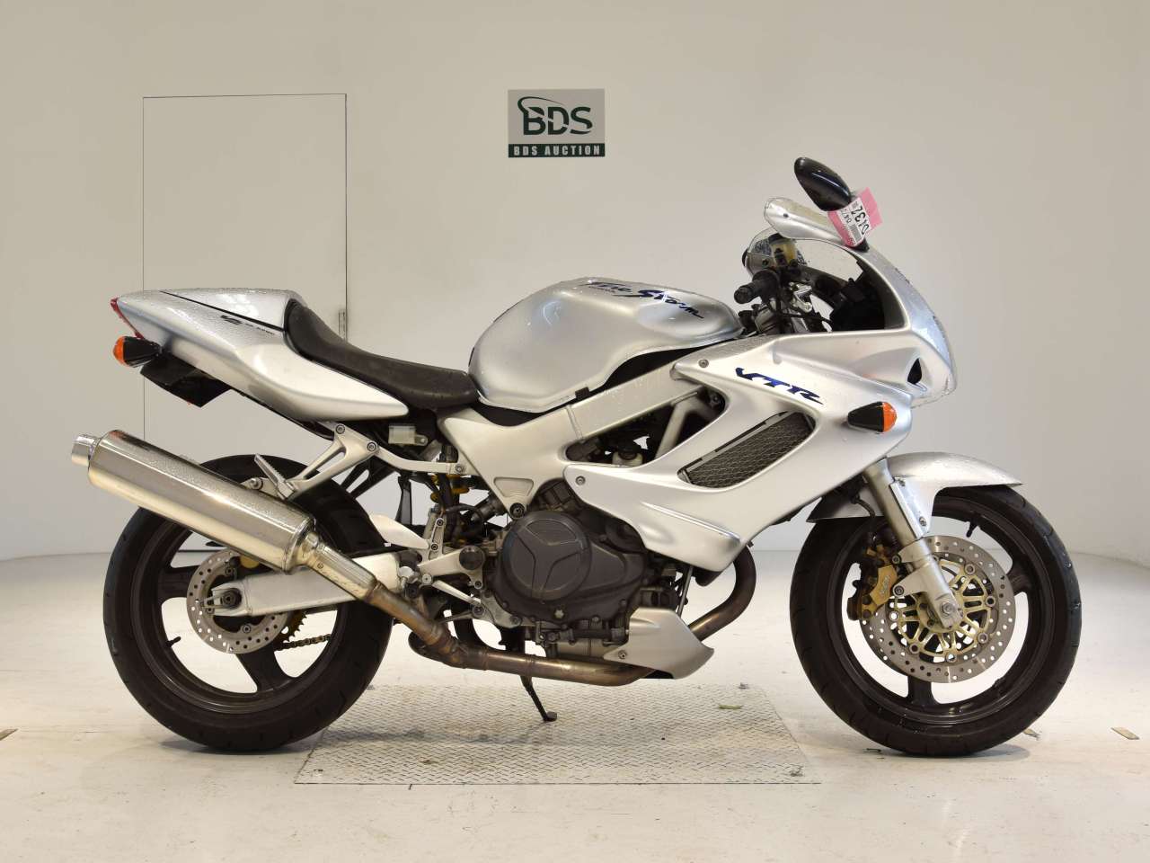 7671 ② VTR1000F SC36-1100* 3ポジション バックステップ