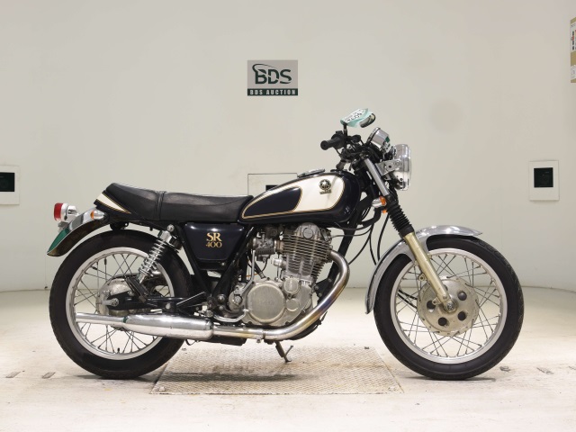 Yamaha SR 400