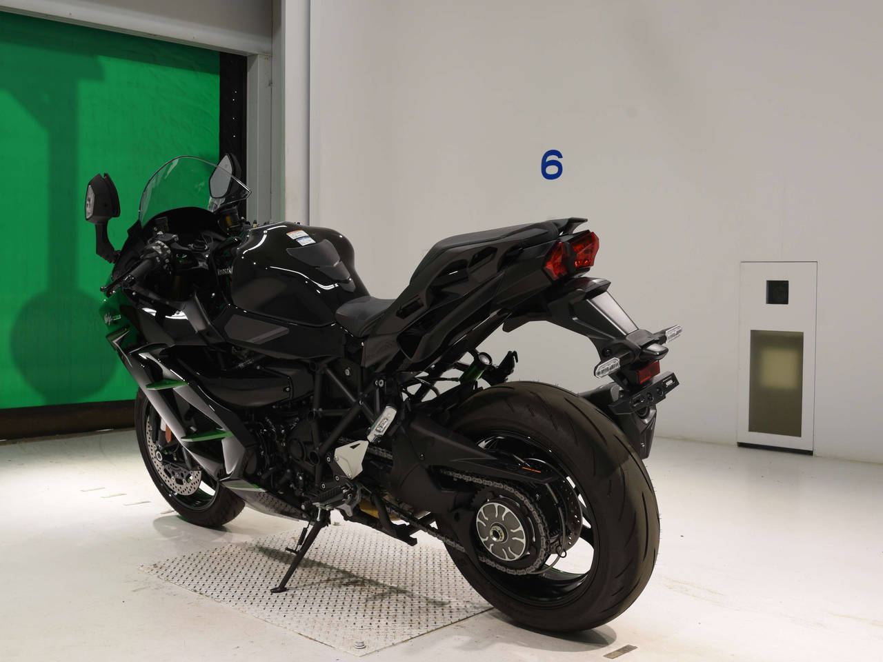 0014] Kawasaki NINJA H2 SX - ZXT02P-003575