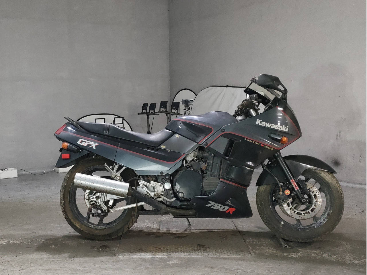 Kawasaki GPX750R