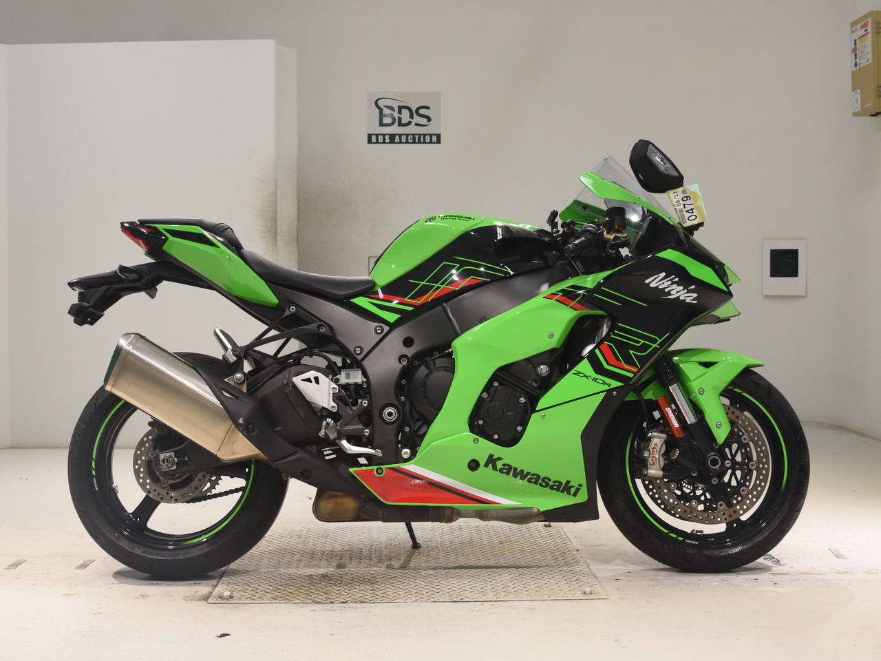 Kawasaki NINJA ZX-10R, right