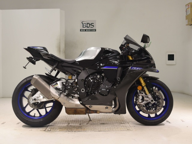 Yamaha YZF-R1M