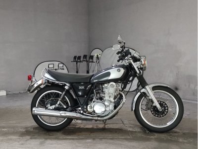 Yamaha SR400