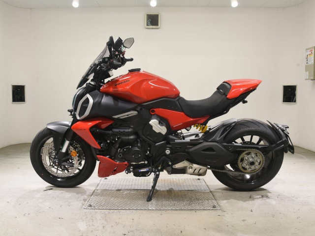 Ducati DIAVEL V4 — фото 2