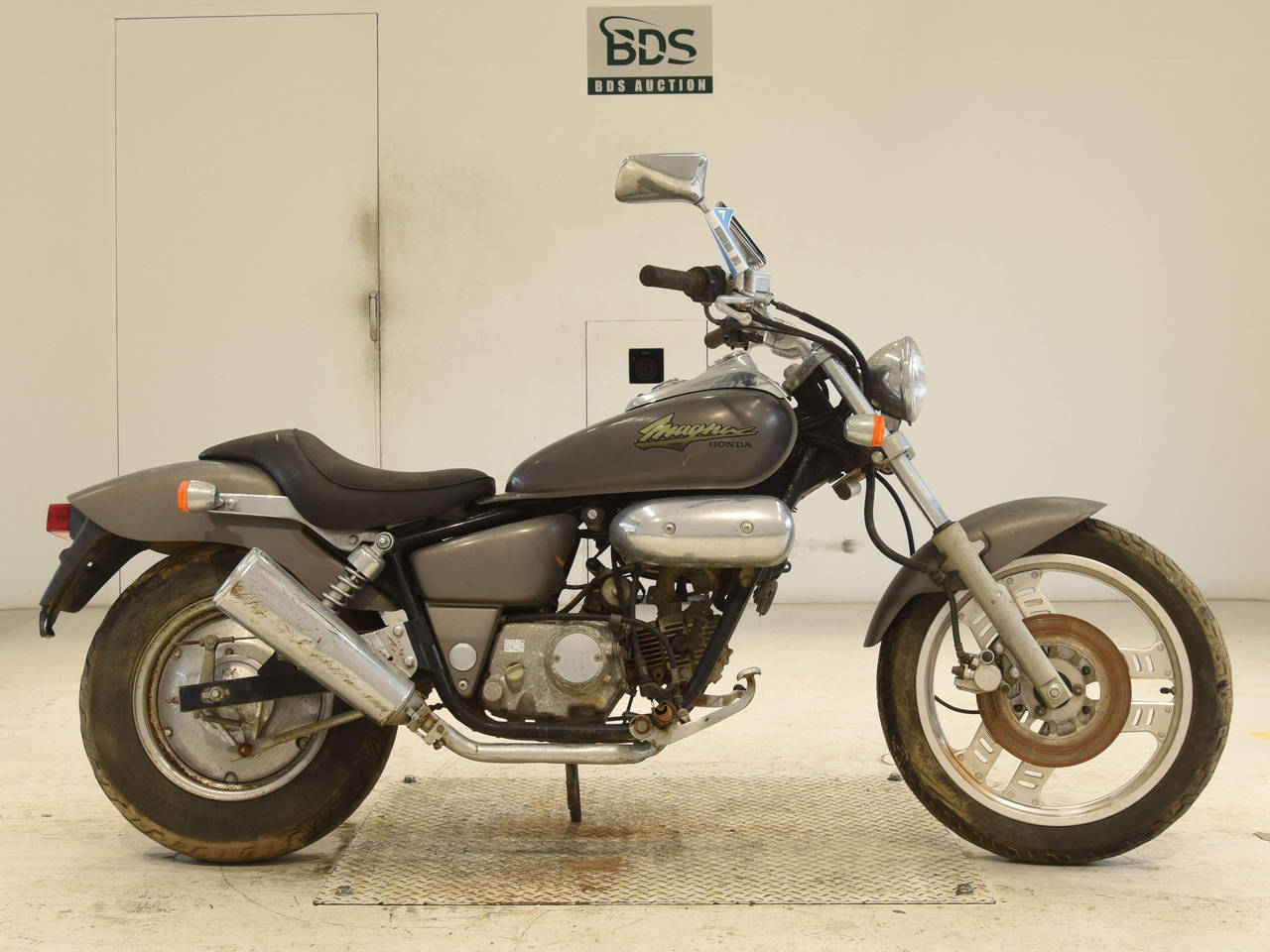 Honda MAGNA50