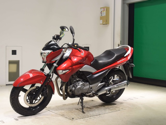 Suzuki GSR250 — фото 4