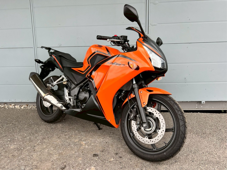 Honda CBR250RA