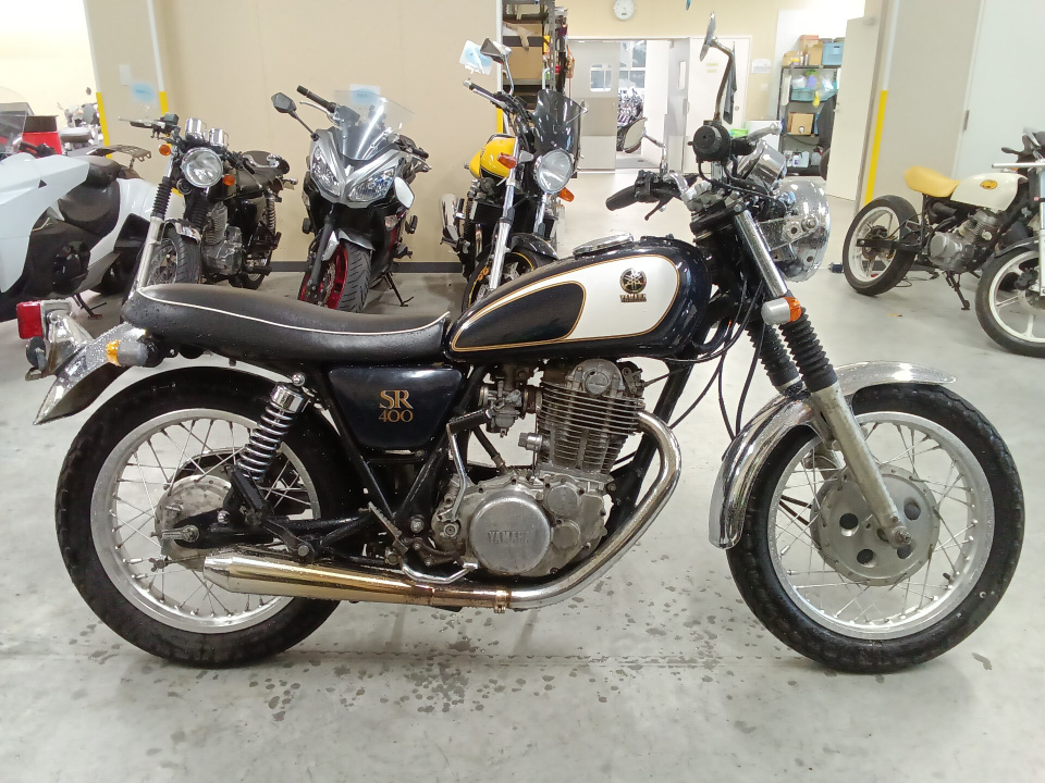 Yamaha SR 400