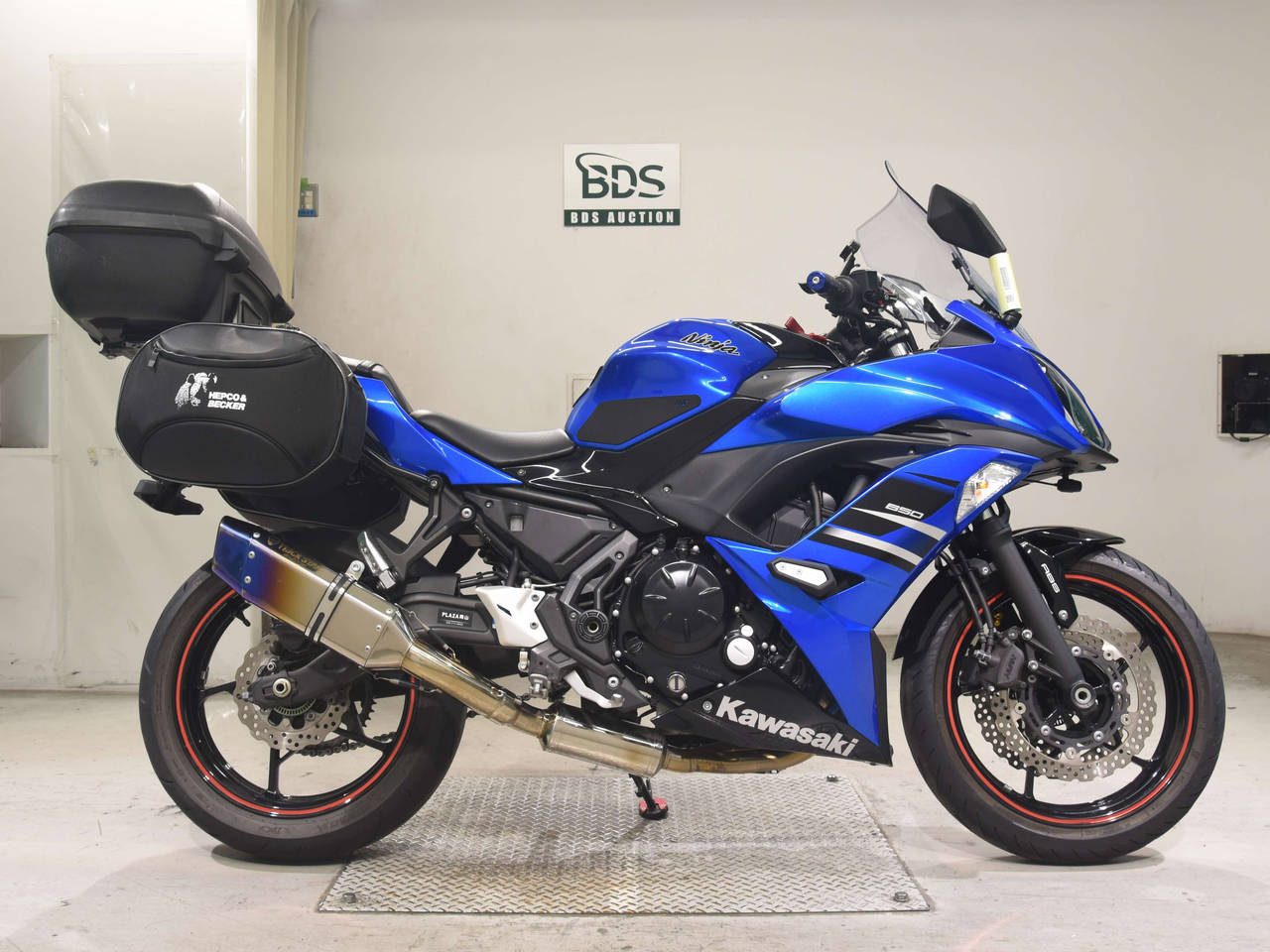 Kawasaki NINJA650A, right