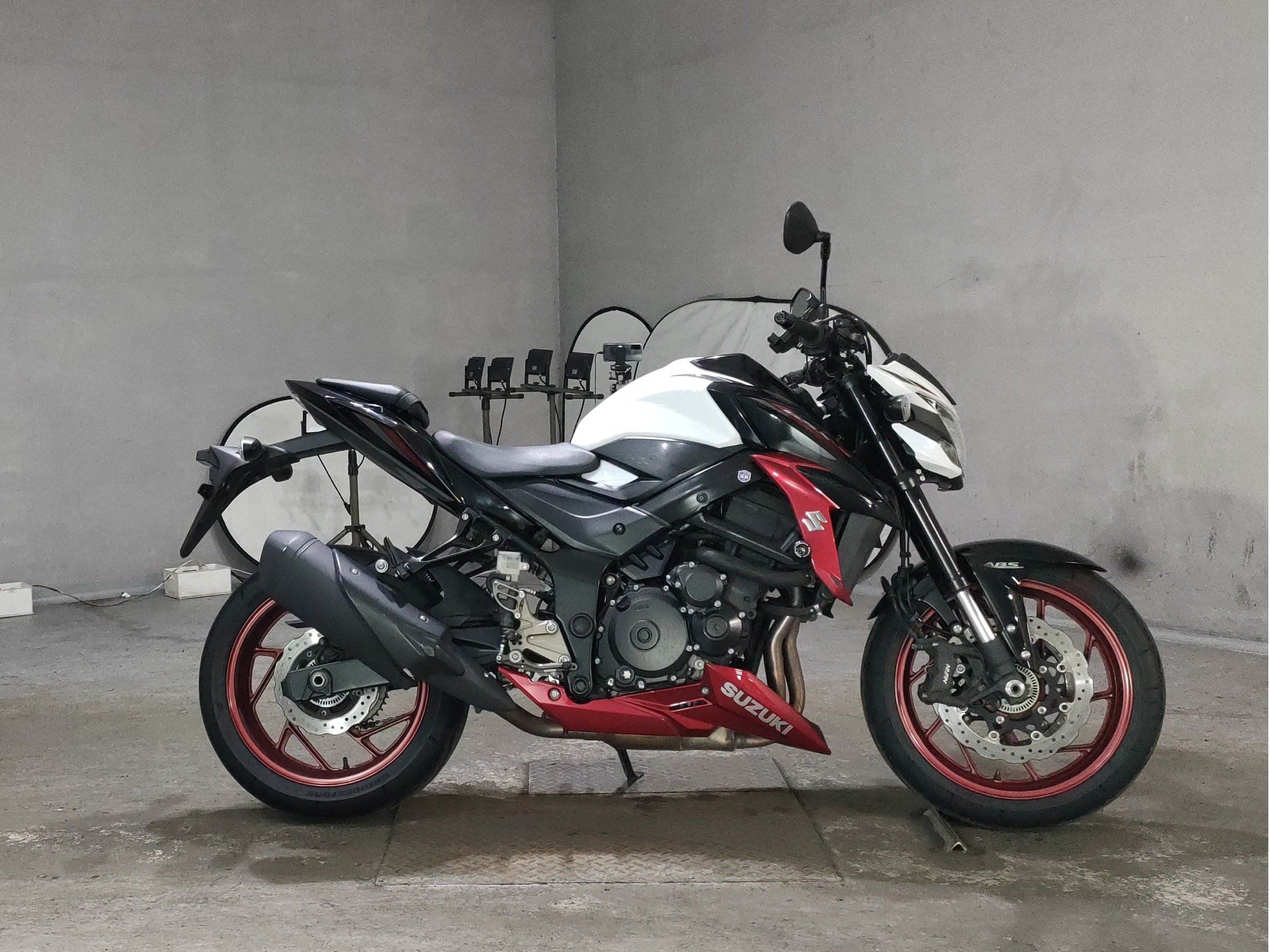 Suzuki GSX-S750